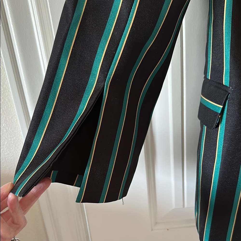Striking Black and Green Striped Blazer with Notched Lapels - Picture 4 of 4
